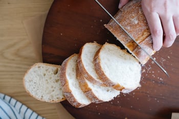 Warum Brot und Mehl in den USA extra Folsäure enthalten